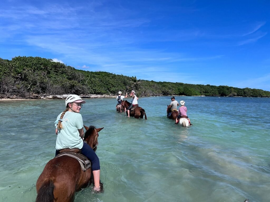 Roatan Tours Horse riding