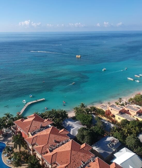 Why Coral Sands Resort Should Be Your First Choice for a Roatan, Honduras Vacation