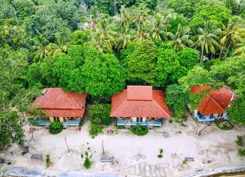 Henry Morgan Beach Resort Roatan: Complete Beachfront Guide 2025