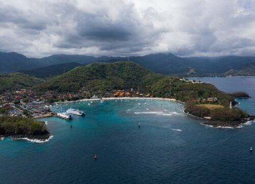 West Bay Roatan Activities Guide: Beaches, Diving & Island Adventures